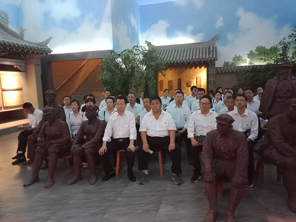 隴運(yùn)集團(tuán)公司黨委開(kāi)展“不忘初心、牢記使命”紀(jì)念建黨98周年主題黨日活動(dòng)